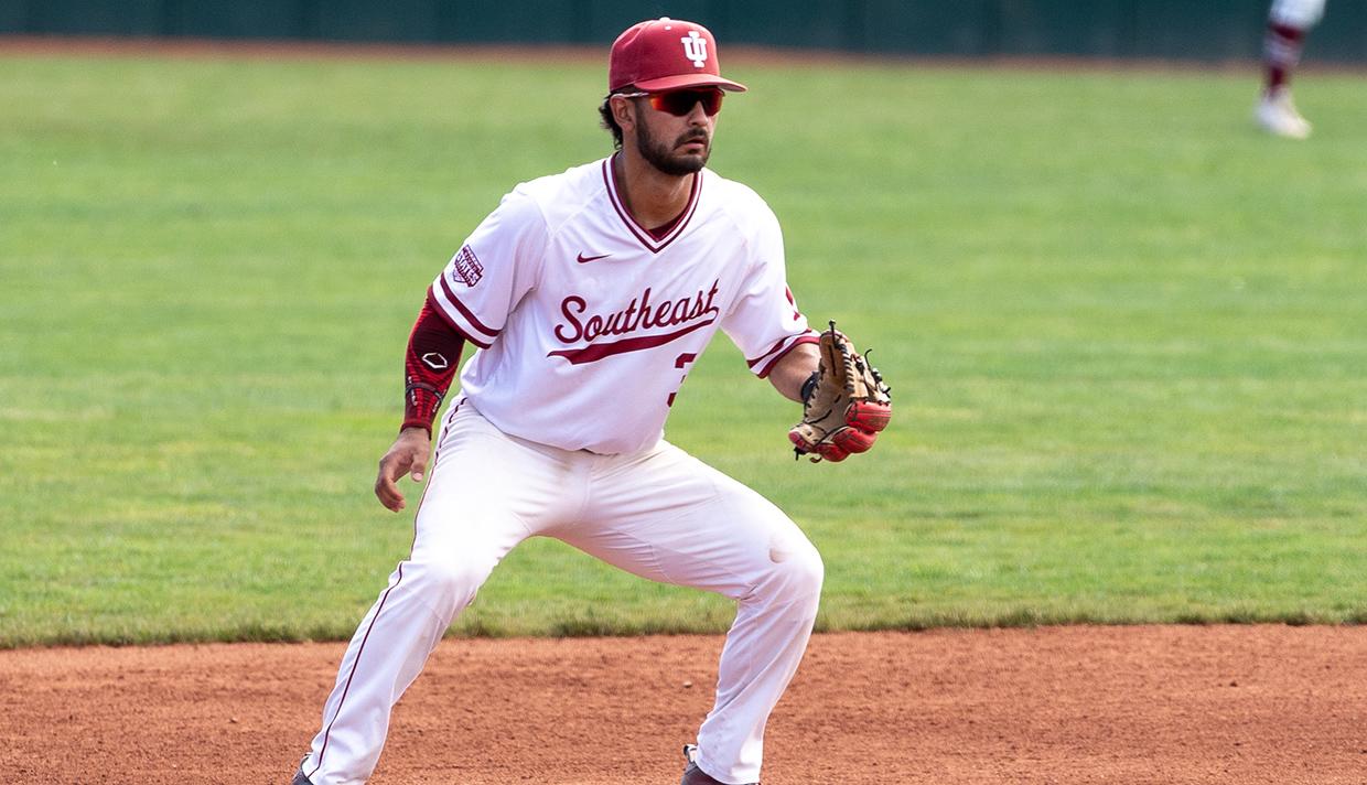 NO. 7 GRENADIERS DROP DOUBLEHEADER TO NO. 5 TENNESSEE WESLEYAN