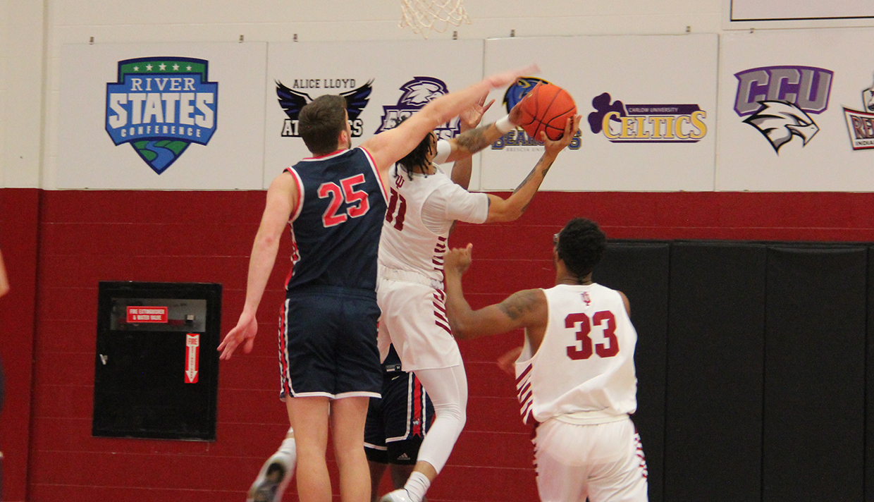 Grenadiers Fall To No. 25 IU Kokomo