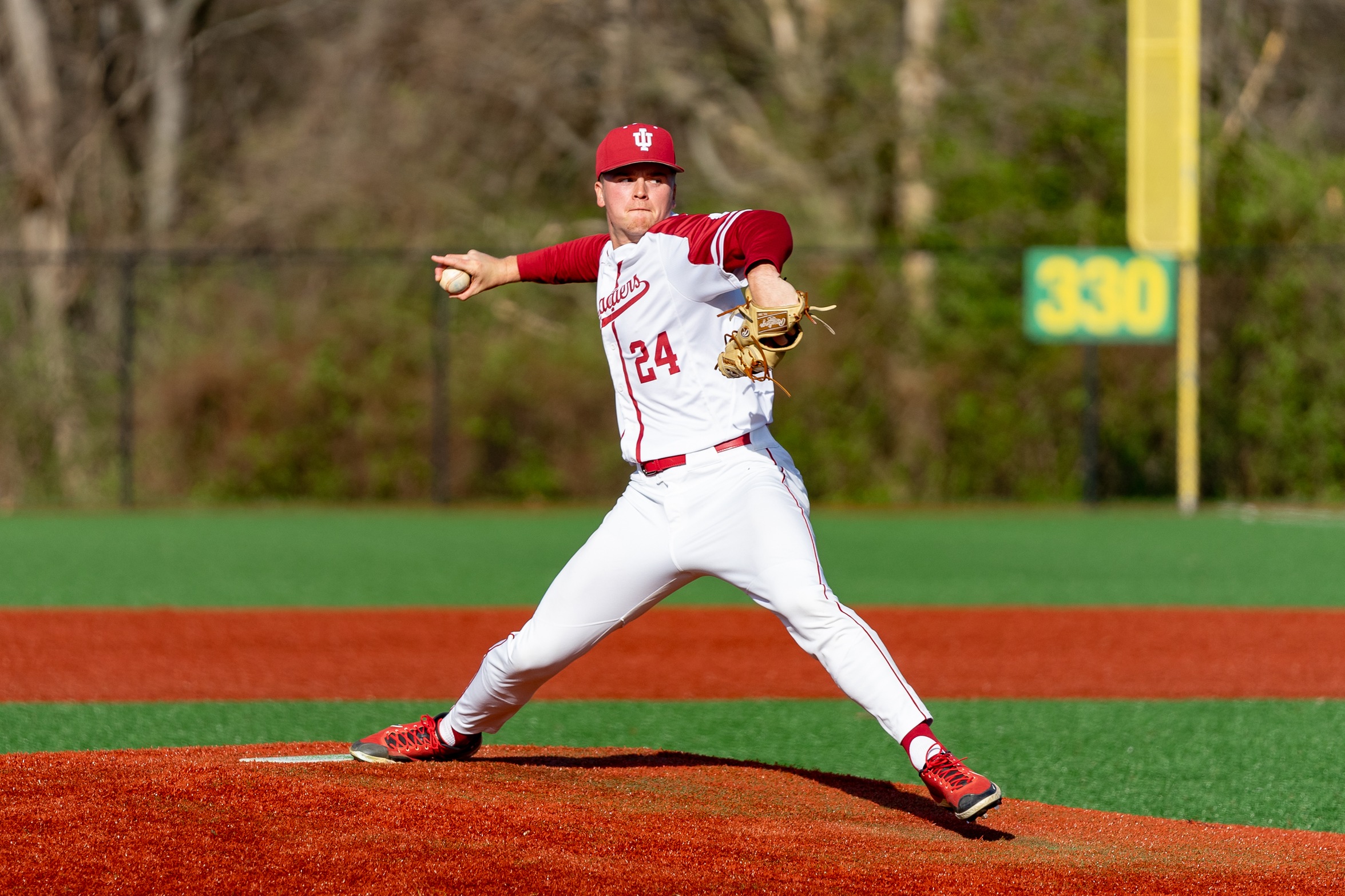 Grenadiers Sweep Oakland City to Extend Winning Streak to 11 Games