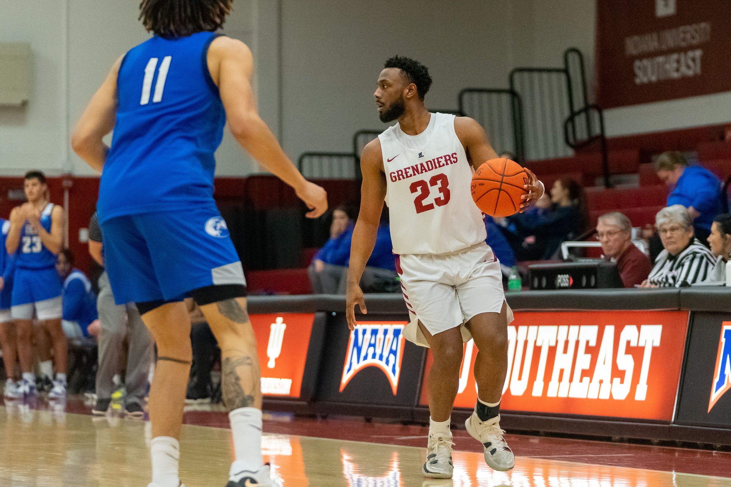 Grenadiers Cruise To 89-64 Win Over SMWC