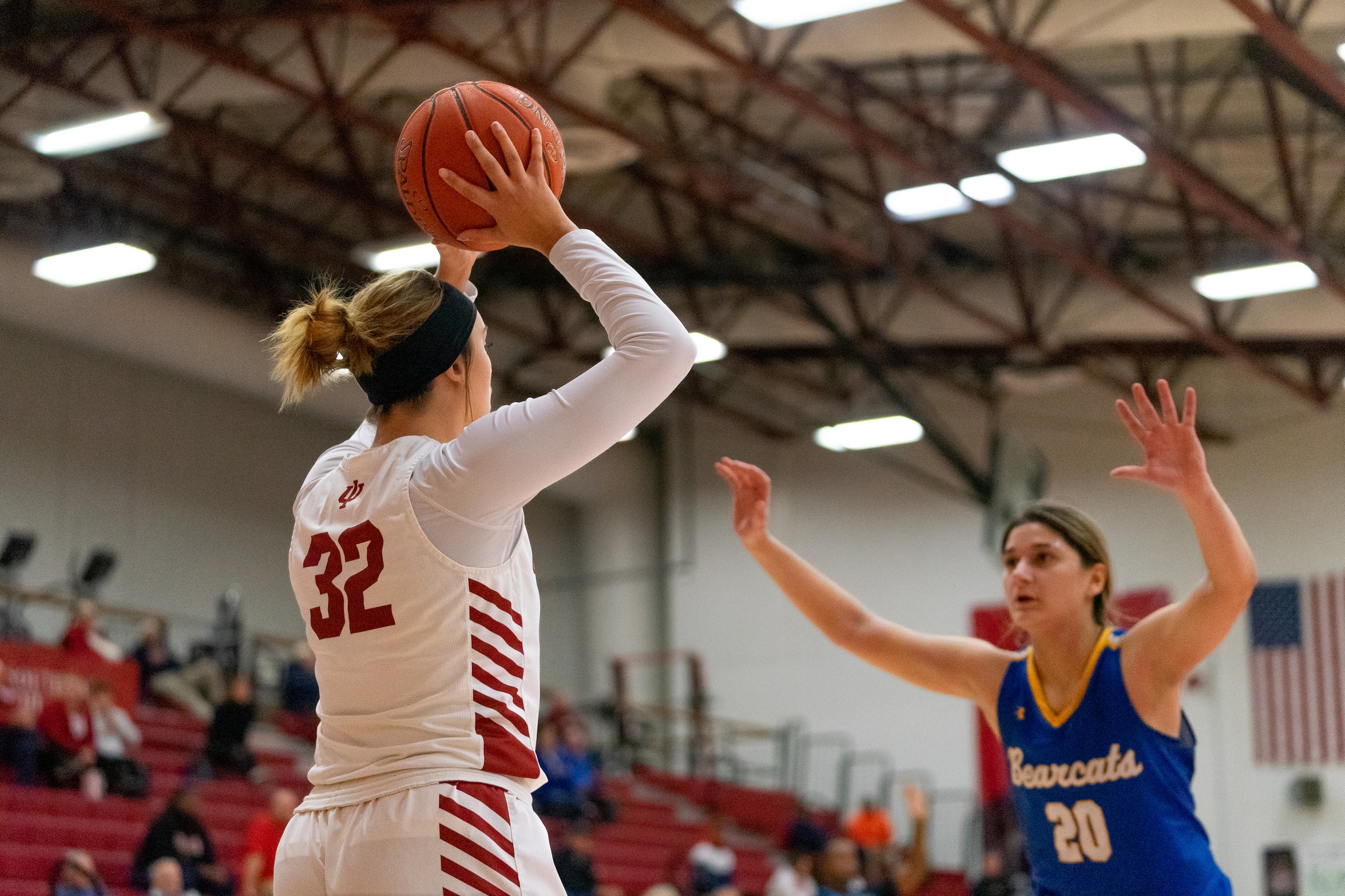 Grenadiers Roll Past Brescia 89-55