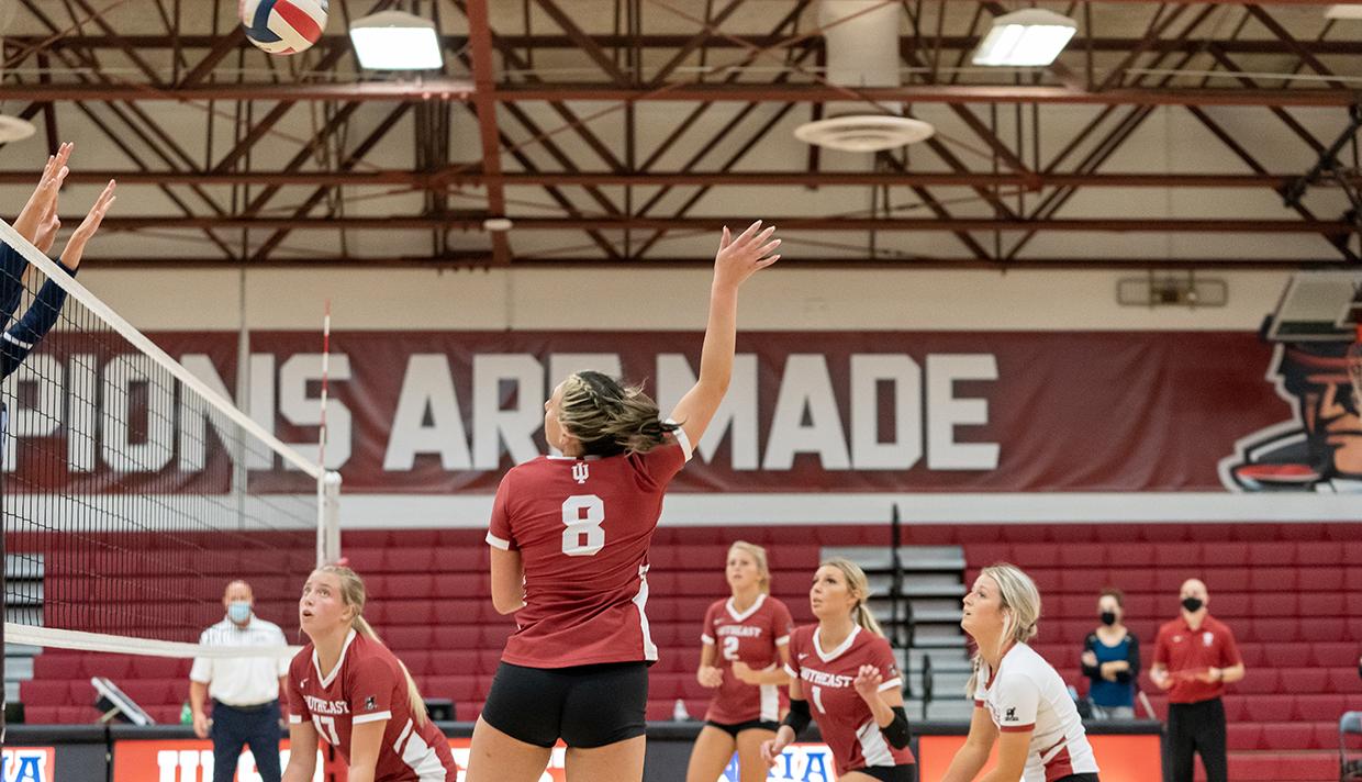 IU SOUTHEAST SWEEPS OAKLAND CITY 25-16, 25-18, 25-8